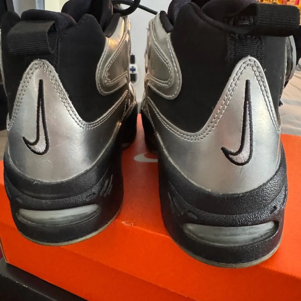 Nike Air Griffey Max Basketball Sneakers - Picture 3 of 6